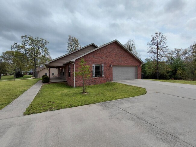 Photo - Home close to post