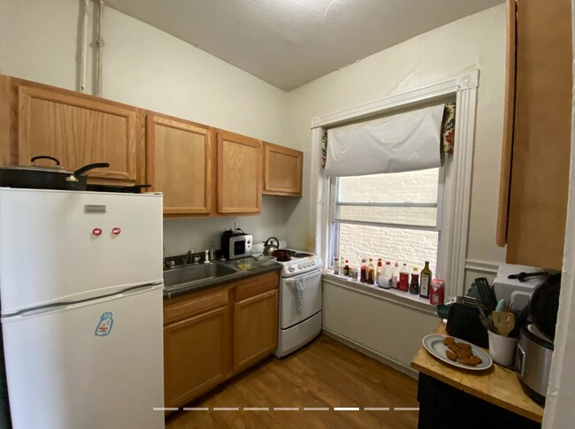 Building Photo - 1348 Commonwealth Ave Unit 4 Rental