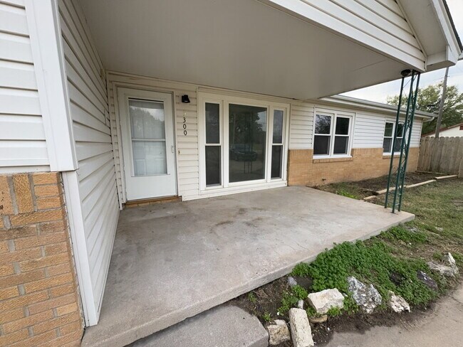 "Charming 3-Bedroom Home with 2 Full Baths and 1580 Sq Ft of Living Space in Wichita!"