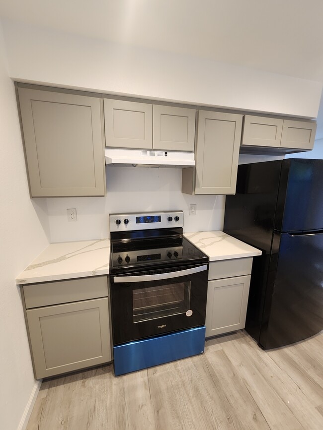 Building Photo - 830 N Ferger Ave Rental
