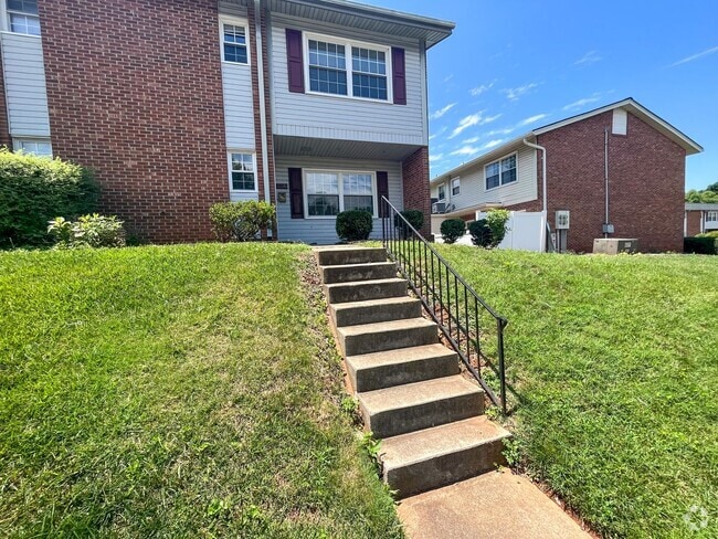 Building Photo - Adorable 2 bedroom, 2 1/2 bathroom townhom... Rental