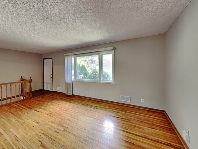 Photo - 1218 Skillman Ave E