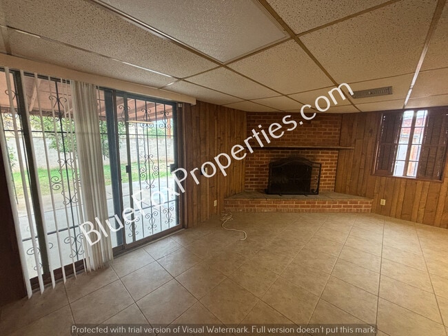 Photo - 4825 E 23rd St