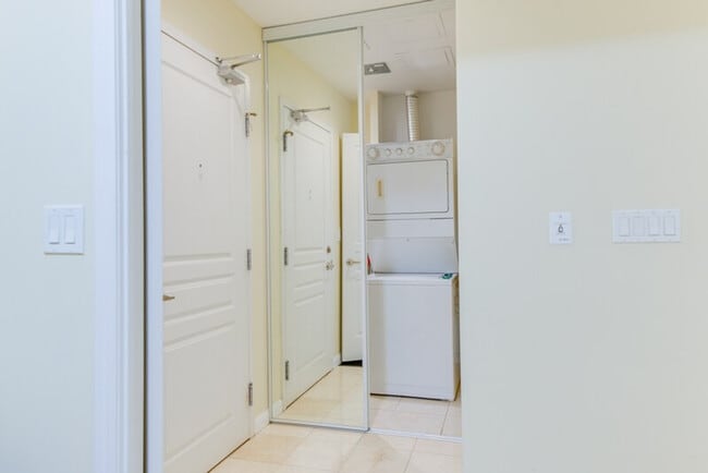 Photo - 192 Adelaide St W Unit SI ID1034884P