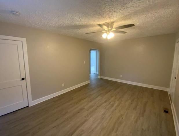 Photo - 136 Poplar Ave