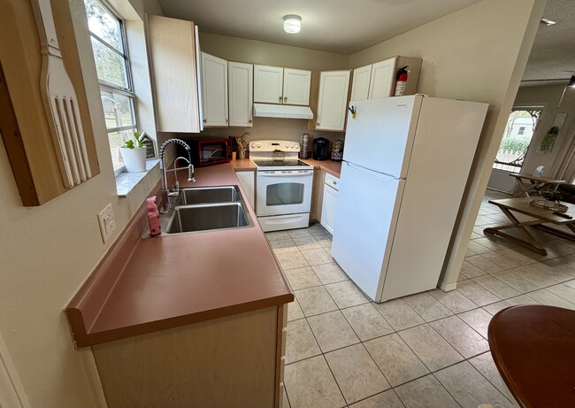 Photo - 1133 Glenwood Rd Unit B