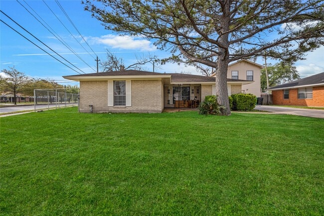 Photo - 70 Annette Ln