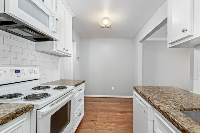 Photo - 2 Bedroom, 2 Bath Apartment in Munger Place! Unidad 6