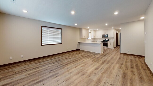 Building Photo - 609 12th Ave SE Unit #1 Rental