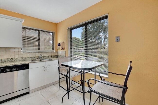 Photo - 5715 Fairway Park Dr Unit 2010