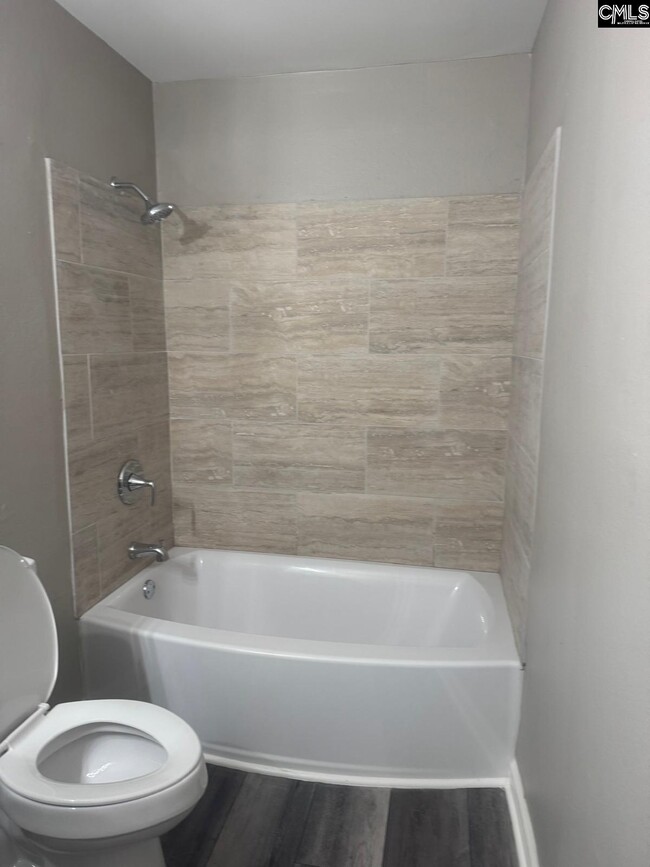 Building Photo - 2919 Chatsworth Rd