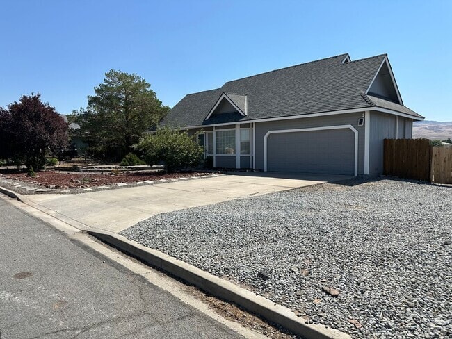 Building Photo - Located in the heart of Spanish Springs Rental