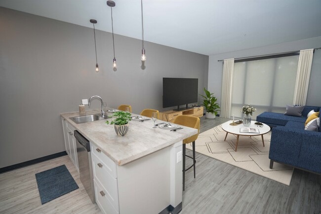 Photo - Diamond Place I