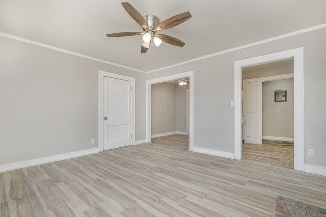 Photo - 4215 SW 11th Ave Unidad 4215 SW 11th #B