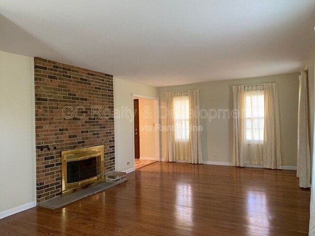 Photo - 87 W Surrey Ln