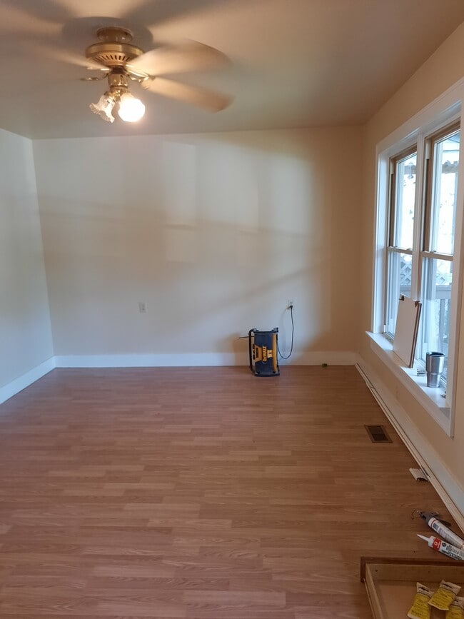 Living Room - 1550 Gallagher St