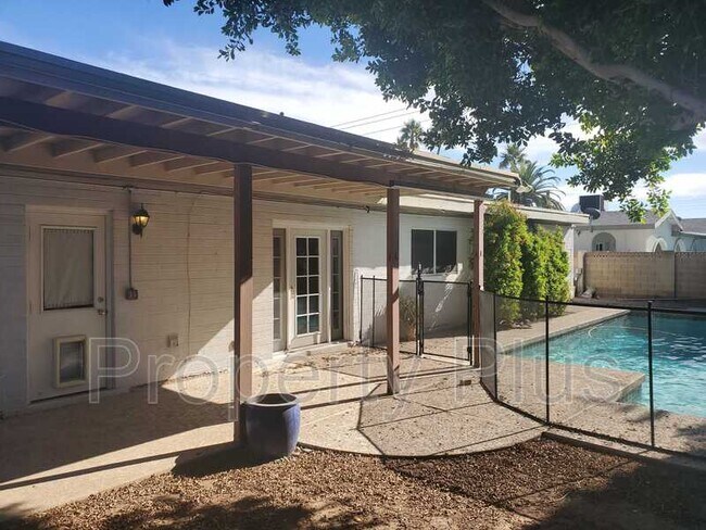 Photo - 5332 N 82nd St