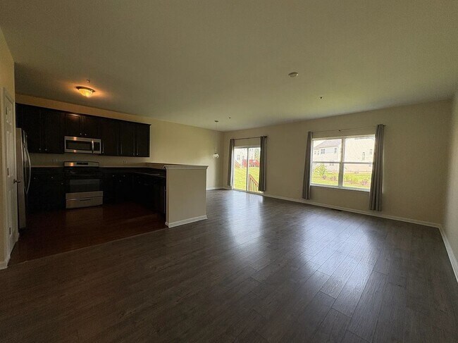 Photo - 948 King Way