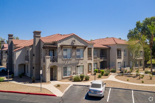 Building Photo - The Linq