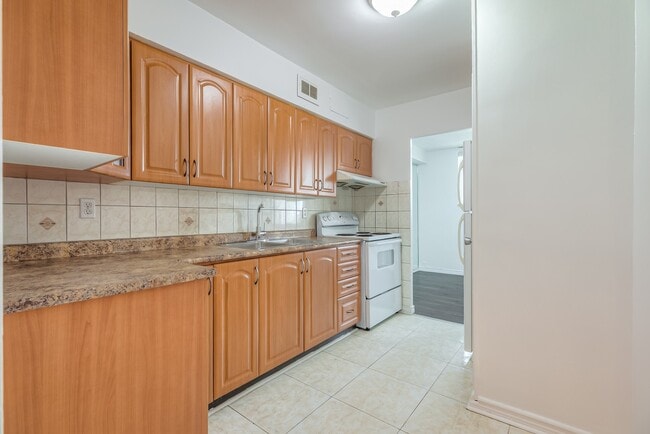 Building Photo - 1350 York Mills Rd Unit 1802
