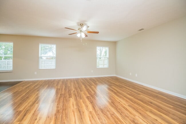 Photo - 640 Elderberry Way