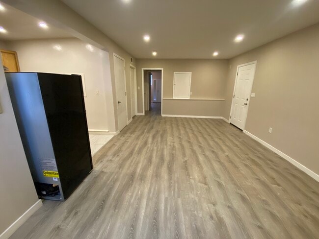 Photo - 4673 Redding St