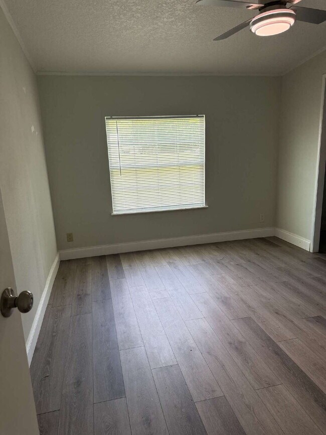 Photo - Charming 3/2 Mobile Home Retreat in Serene...