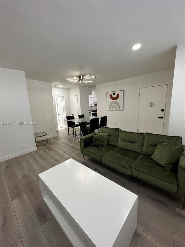 Building Photo - 316 Surfside Blvd Unit 1