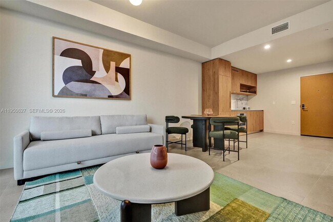 Photo - 11 NE 6th St Unidad 712