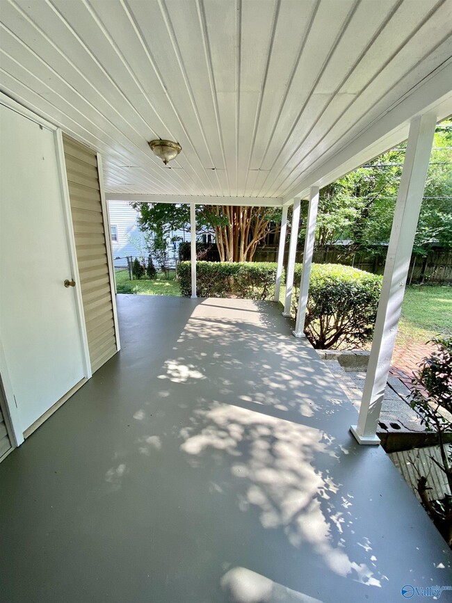 Photo - 2019 Vanderbilt Dr SW