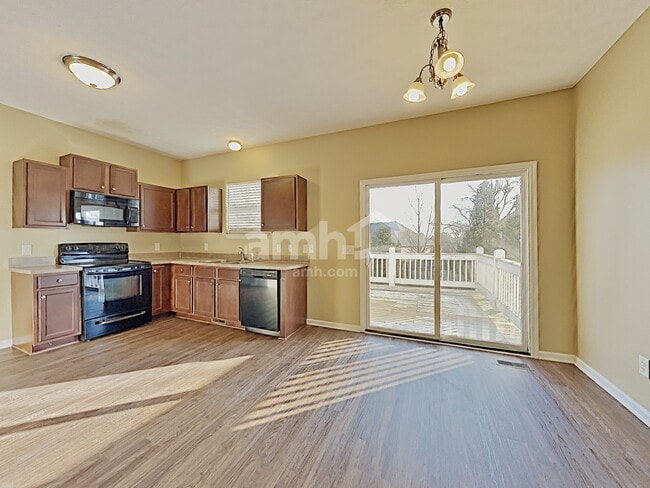 Photo - 103 Porter Ct