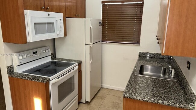 Building Photo - 932 Moffett St Unit 8 Rental