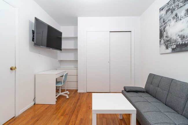 Photo - 1666 3rd Ave Unidad ID1032039P