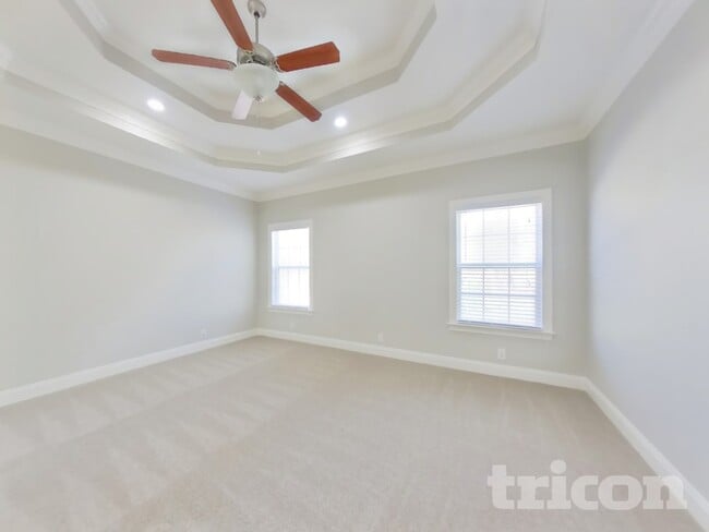 Photo - 1527 Dewsbury Dr