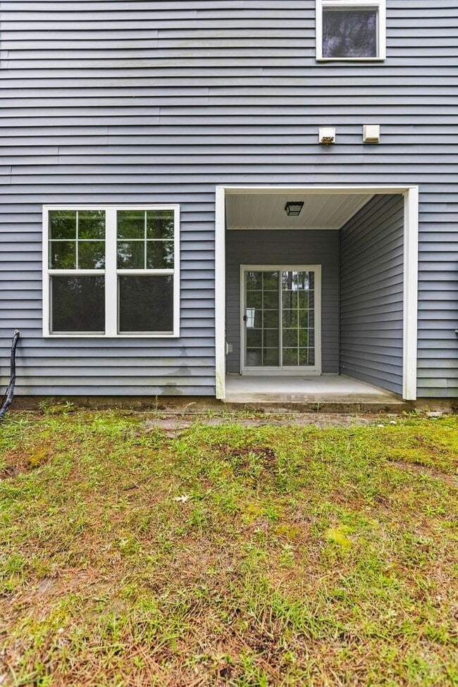 Photo - Large 3br Stonebay Townhome AVAILABLE NOW!