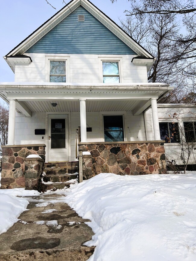 Photo - 1133 Michigan Ave