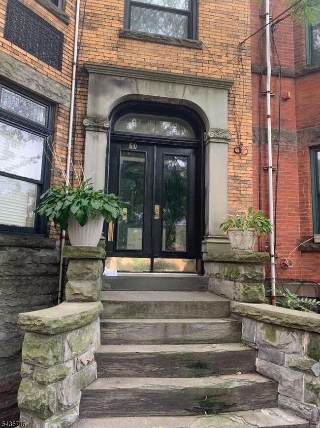 Building Photo - 60 James St Unit 1