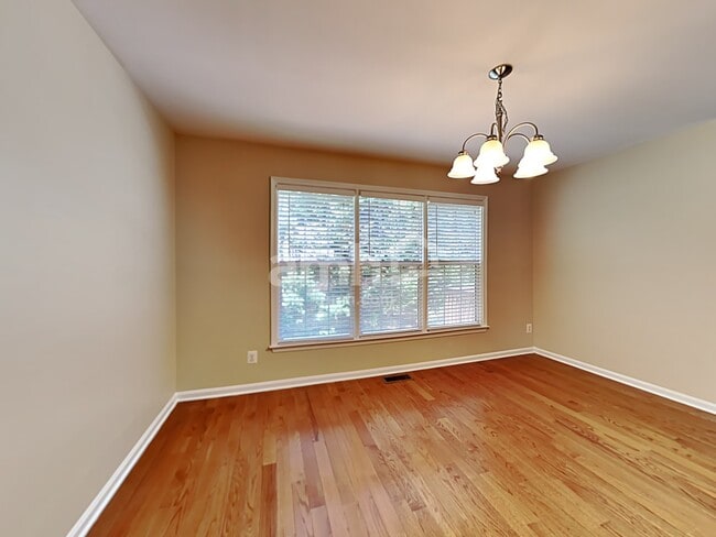 Photo - 601 Shiretown Ln