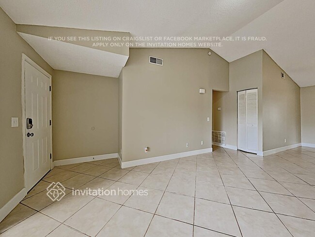 Photo - 2121 Redleaf Dr