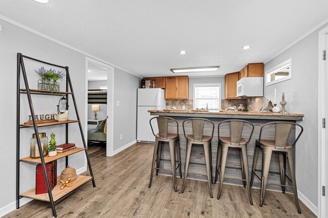 Photo - 219 Leeward Way