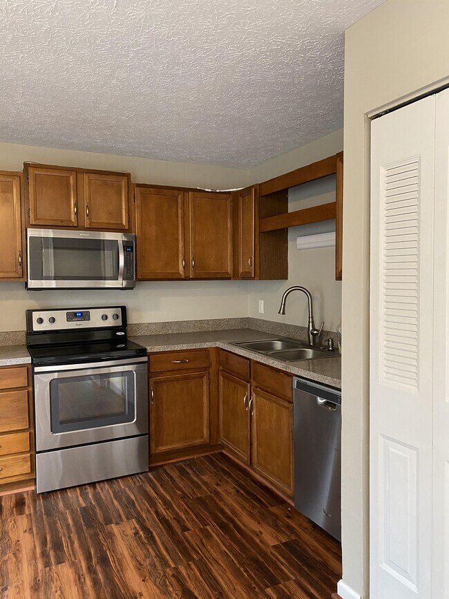 1417 Ashbourne Dr Townhome Townhome Rental in Lynchburg VA