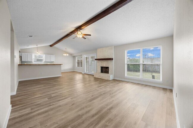 Photo - 402 Hillside Dr