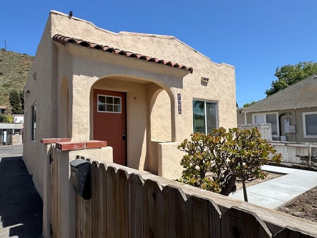 344-350 N. Ventura Ave. - 344-350 N. Ventura Ave. Apartamento Unidad 344 N. Ventura Ave
