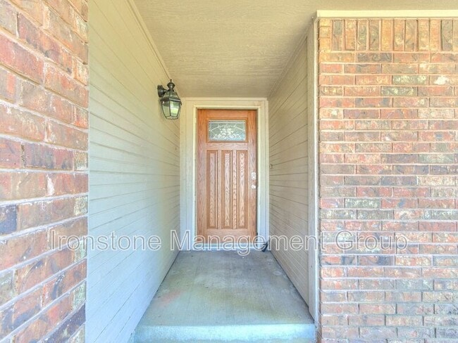 12013 S Gum Ave