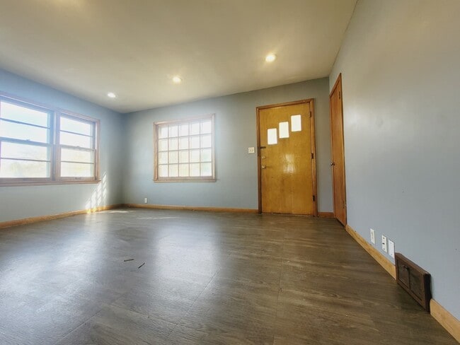 Photo - 1320 N Broadwell Ave