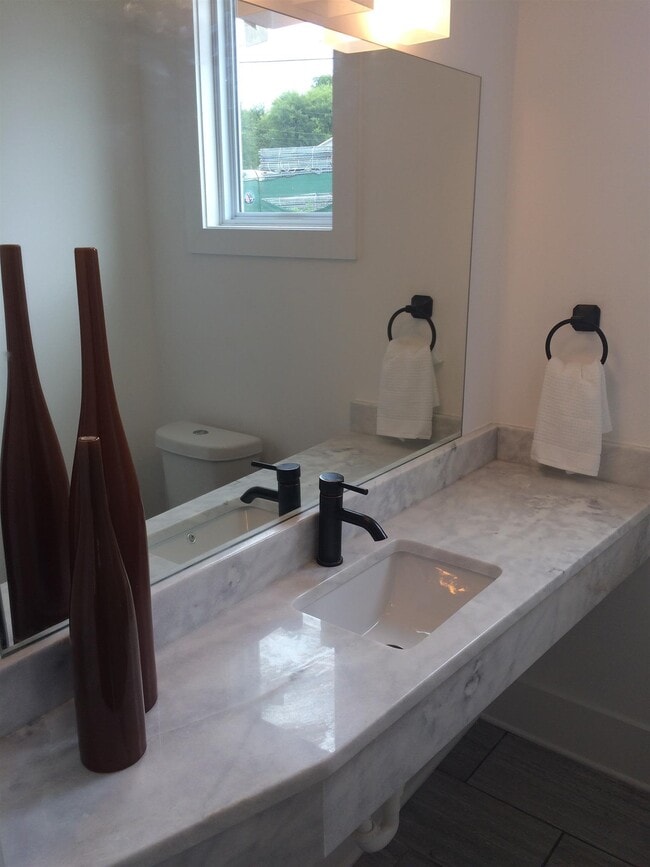 Photo - 1300 Brick Church Pike