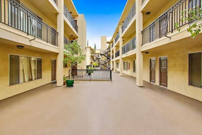 Photo - Sepulveda Place Apartments