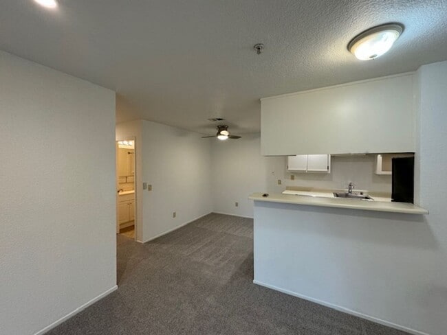 Photo - Beautiful 3 Bedroom, 2 Bathroom Upstairs C...