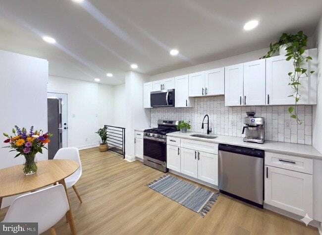 Photo - 5237 Greenway Ave