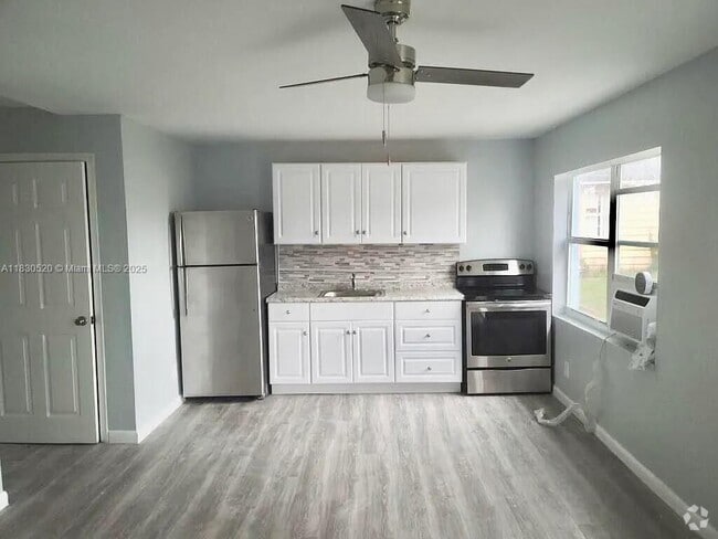 Building Photo - 4410 26th Ave Unit 2 Rental